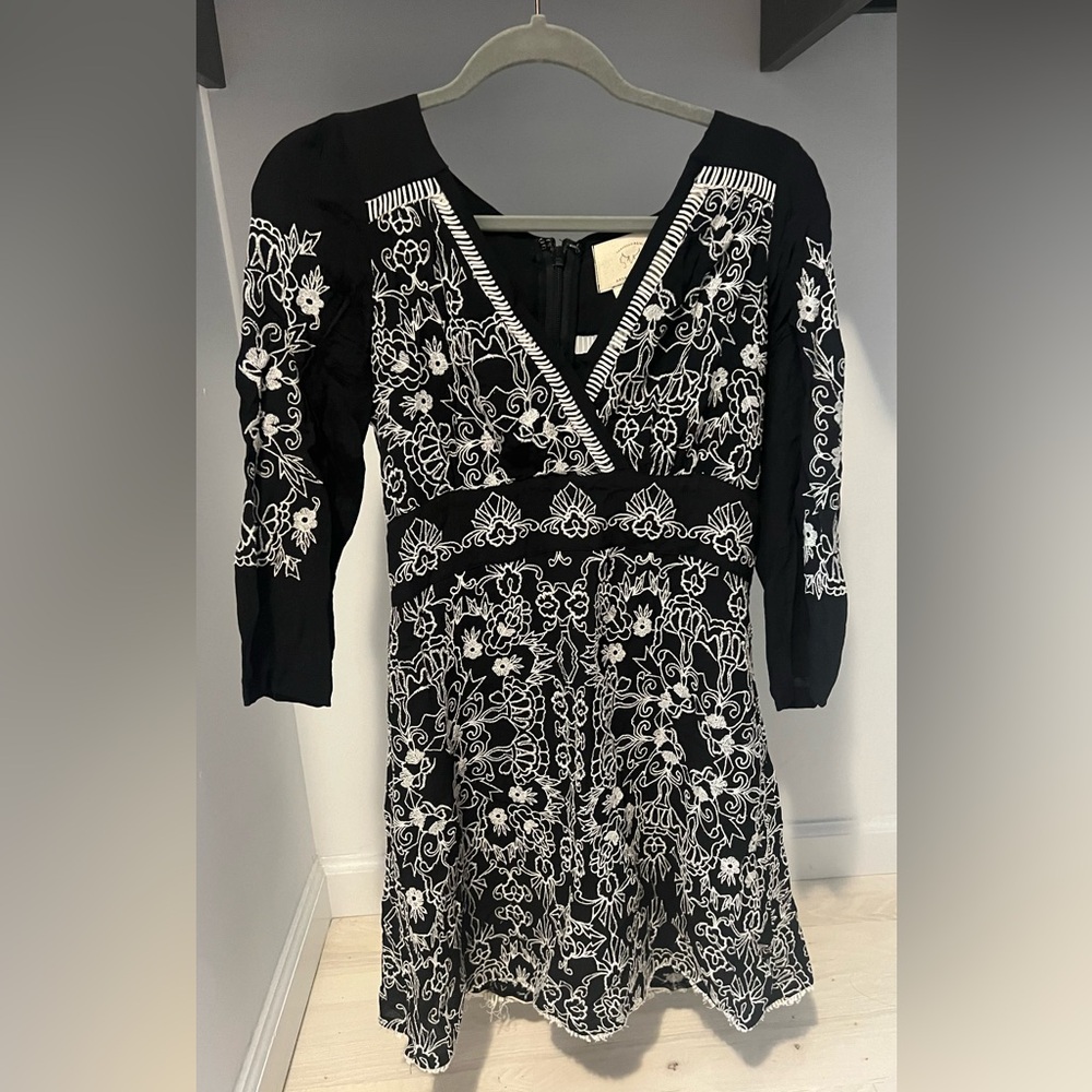 Anthropologie embroidered dress, black and white, size 4